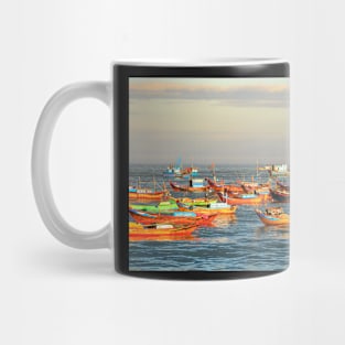 COLORFUL BOATS ON THE SEA DESIGN Mug